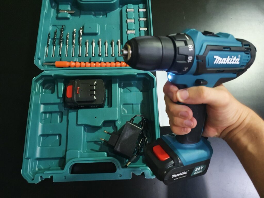 Makita aku srafilica / busilica 48v sa set alatom