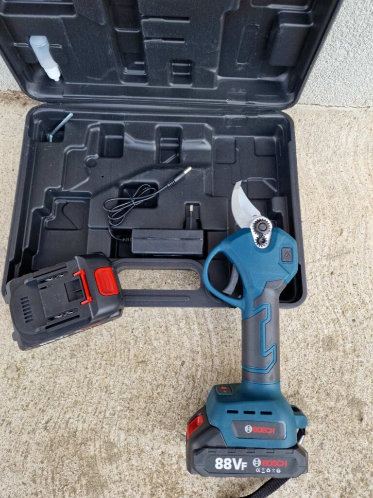 Makita Aku makaze za rezanje voća 88V dve baterije