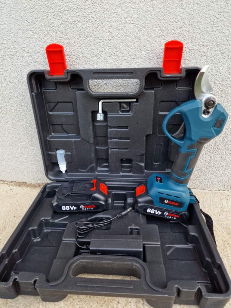 Makita Aku makaze za rezanje voća 88V dve baterije
