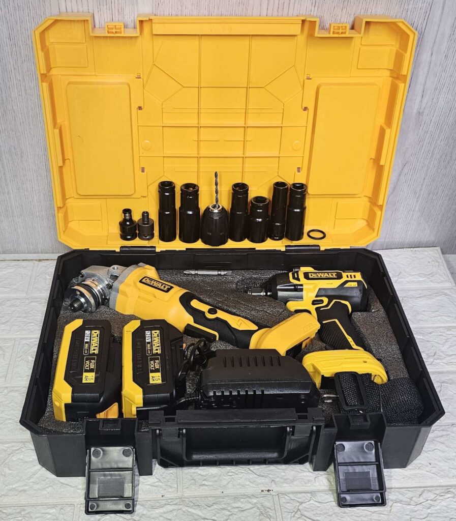Dewalt set aku odvijac udarni +srafilica  +  brusilica 128v 3u1