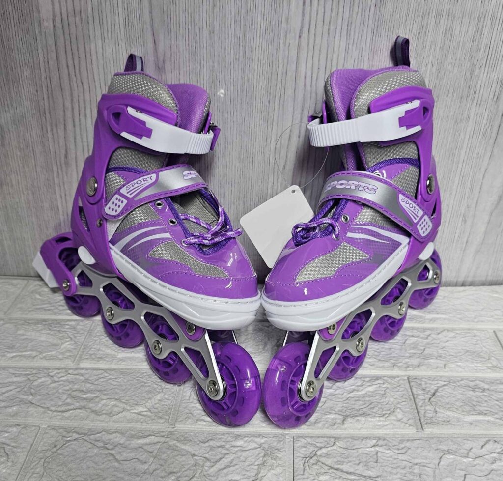 Roleri sa svetlecim tockicima ljubicasti  podesivi